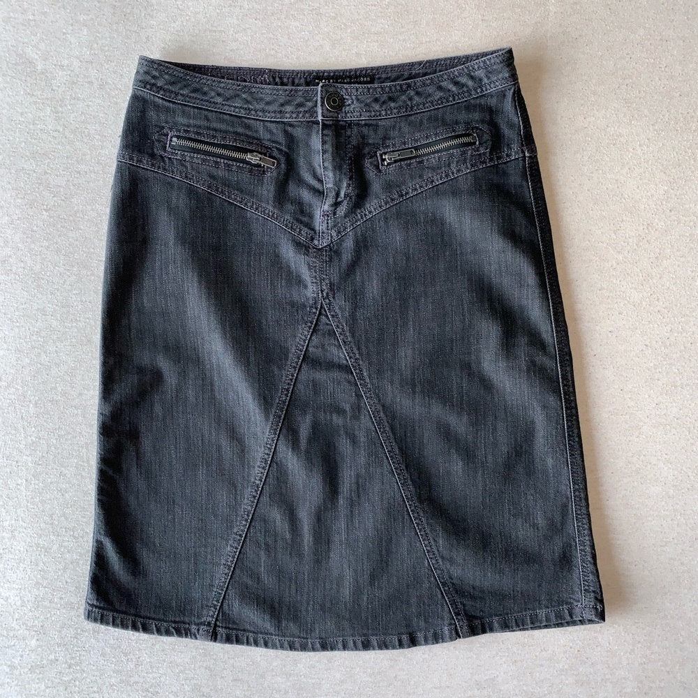 Marc Jacobs Black Denim Skirt - Size 8